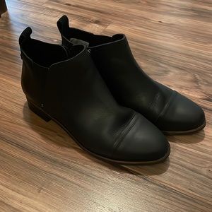 TOMS Reese Black Leather Bootie
